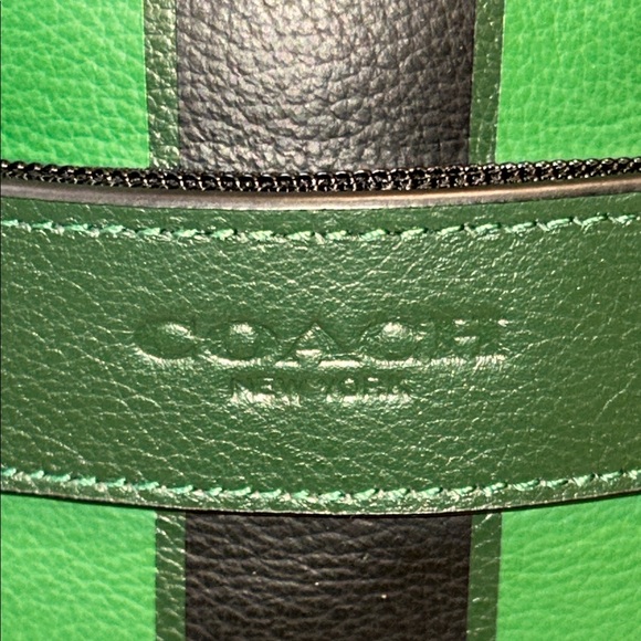 Coach NWOT Charles Varsity Stripe Men's Slingpack - Picture 3 of 17